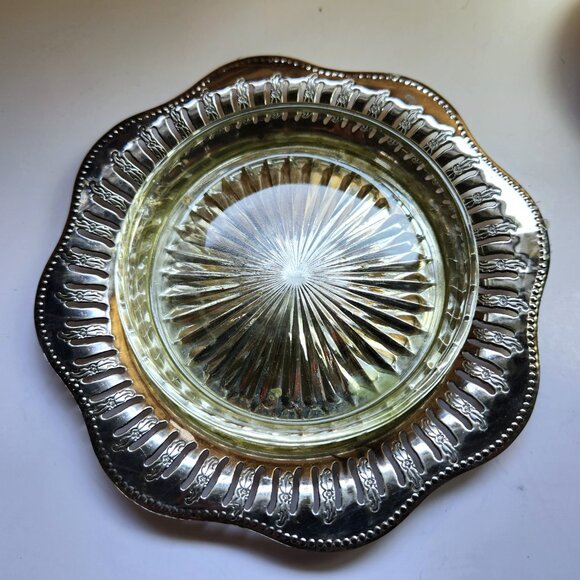 Viking Plate Butter Dish Silver Plate Glass Insert Cutout Pattern Scalloped Edge - Picture 6 of 9